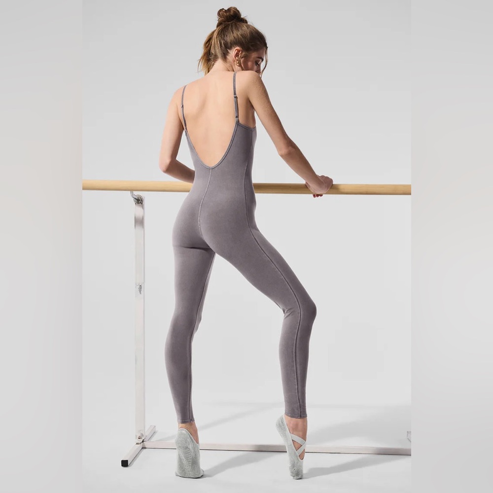 ALO YOGA | ✨NEW✨ Washed Alosoft One And Done Onesie in Cool Grey Wash - Picture 5 of 7